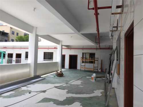 ����ĳ�W(xu��)У�����z�y(c��)